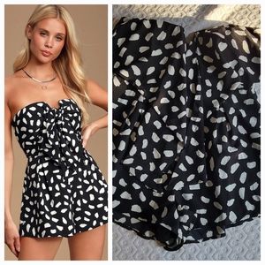 Lulu's Inez Black & White tie front Romper Large